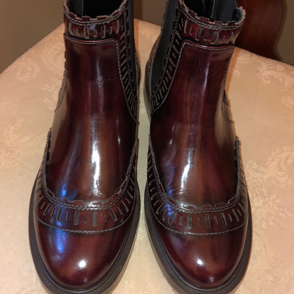 Gorgeous Patent Chelsea Tod’s Boots, Pristine! - Picture 8 of 11